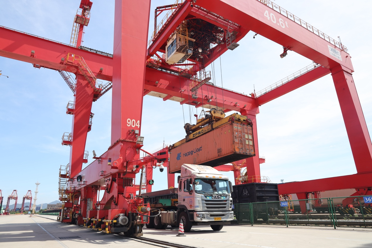 ca88�ٷ�Ψһ��վ��Դ��Ͳ�ΤBikita��ɽ����͸﮳�ʯ���󵽸�